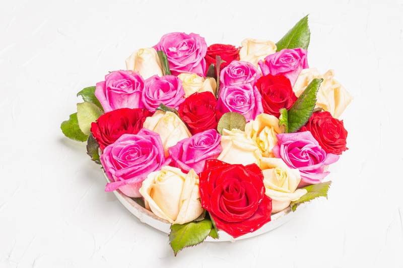 composition-fresh-multicolored-roses-ceramic-stand-festive-concept-weddings-birthdays-march-8th-mother-s-valentine-s-day-greeting-card-flat-lay-white-putty-background