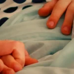 Adolescenta de 13 ani a suferit un AVC, confundat cu o sinuzita